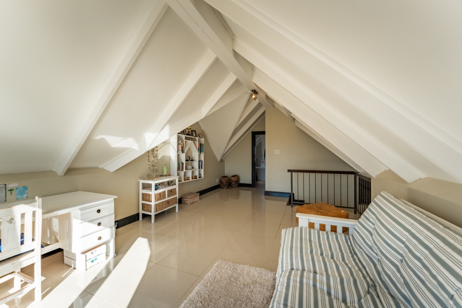 To Let 4 Bedroom Property for Rent in St Francis Links Eastern Cape